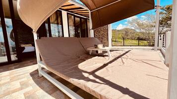 Vila Deluks, 1 kamar tidur, hot tub, pemandangan gunung | 1 kamar tidur, seprai katun Mesir, dan seprai premium