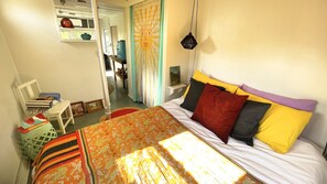 1 bedroom, memory-foam beds, bed sheets