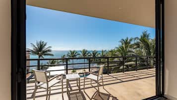 Exclusive Apartment, 3 Bedrooms, Terrace, Sea View | Egyptian cotton sheets, premium bedding, down comforters, in-room safe