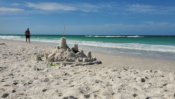 Nära stranden och strandhanddukar