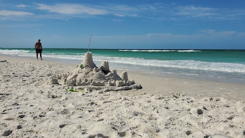 Charming 3 Bedroom 2 Bath Home with Pool Just 2 Minutes from Anna Maria Island