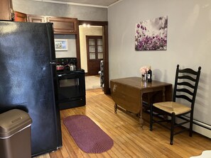 Interior - 2-Bedroom Apt Near Hampton Beach (Hampton)