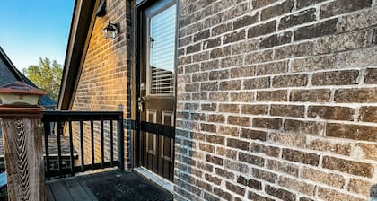 The Lakeside Loft - Covington, GA - Beautiful Lakefront Rental Sleeps up to Four