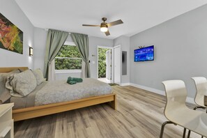 1 bedroom, iron/ironing board, free WiFi, bed sheets - Modern Unit in Wynwood w/ FREE PARKING,WIFI,Kitchen - 18mins from South Beach3!  (Miami)