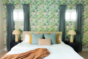 4 camere, una scrivania, ferro/asse da stiro, culla da viaggio