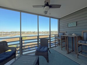 Interior - Marshside Inn 201 - Marshfront complex in Garden City Beach (Garden City)
