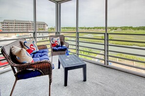 Interior - Marshside Inn 201 - Marshfront complex in Garden City Beach (Garden City)