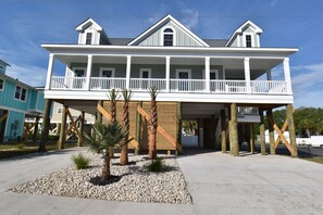 Exterior - 99 Steps to the Beach in Garden City Beach (Garden City Beach)