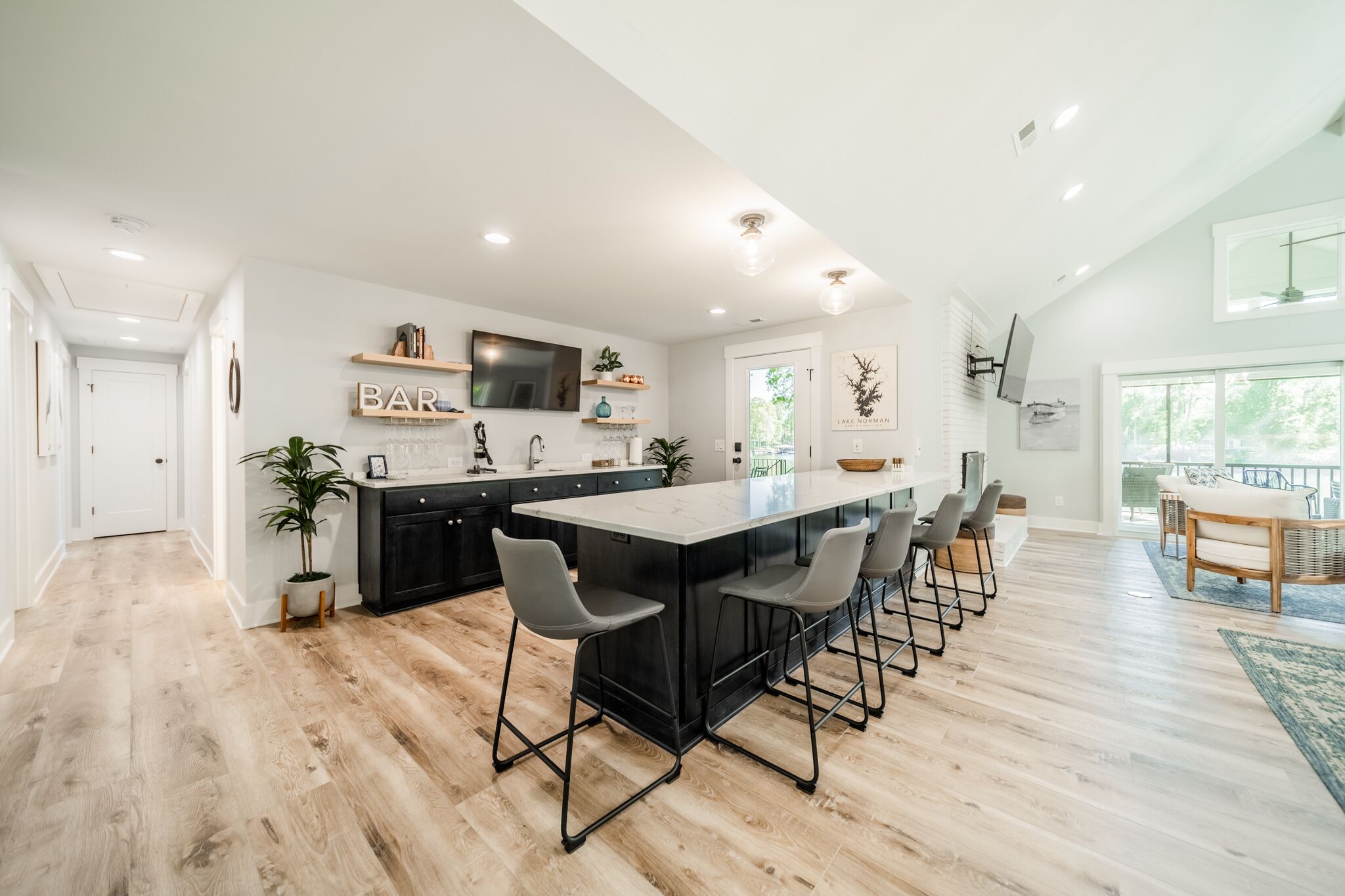 Summer Cove - Newly Remodeled Luxury on Lake Norman!