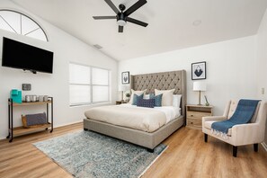 5 bedrooms, desk, iron/ironing board, travel cot
