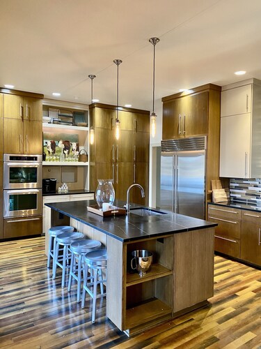 The Mayfair on Lake Windsor