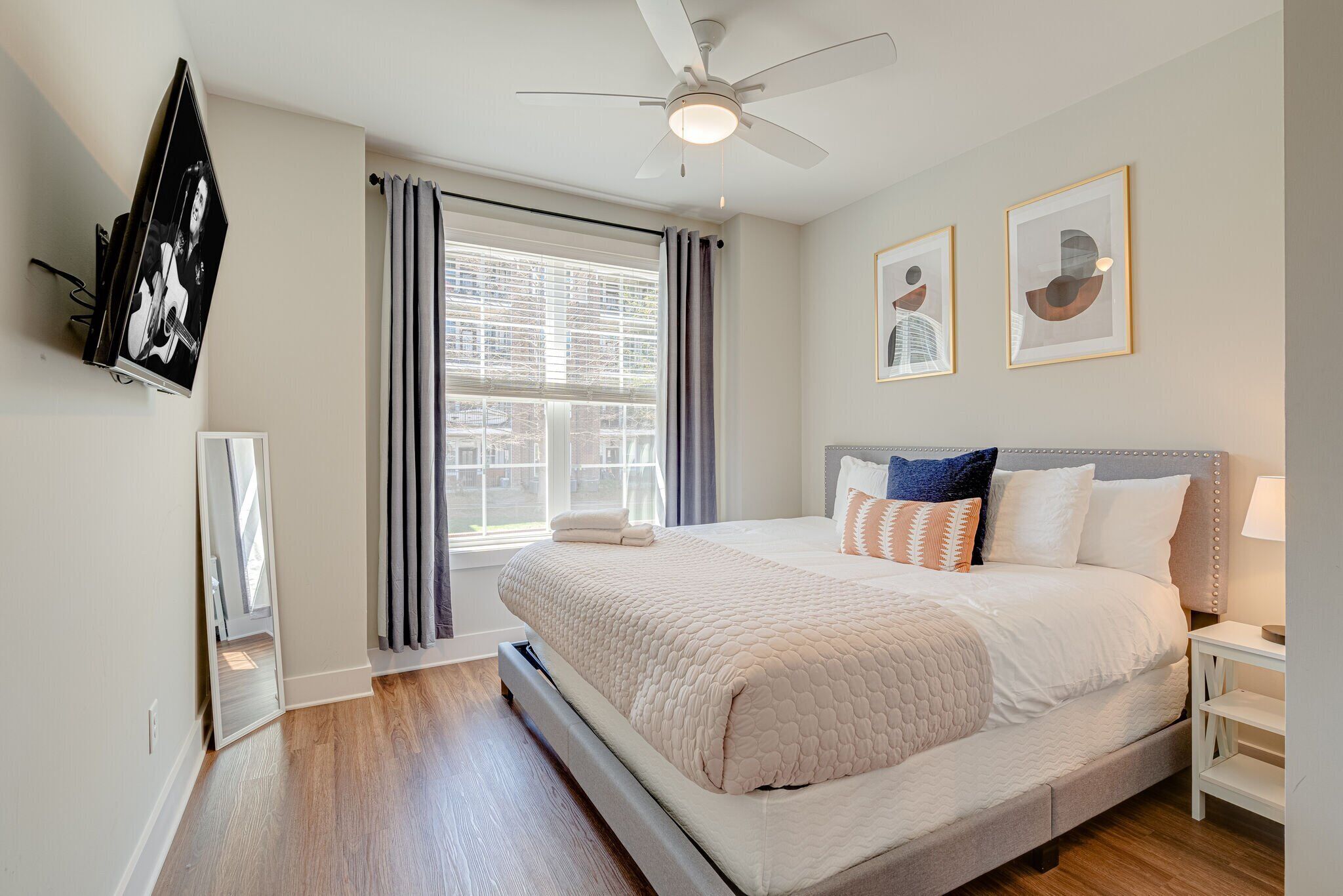 MELROSE BOUQUET - 4 CONDOS 1 BOOKING