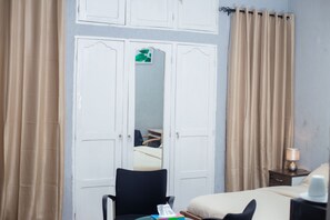 1 bedroom, desk, WiFi, bed sheets