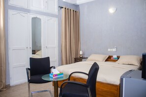 1 bedroom, desk, WiFi, bed sheets - Cozy and comfortable studio (Lomé)