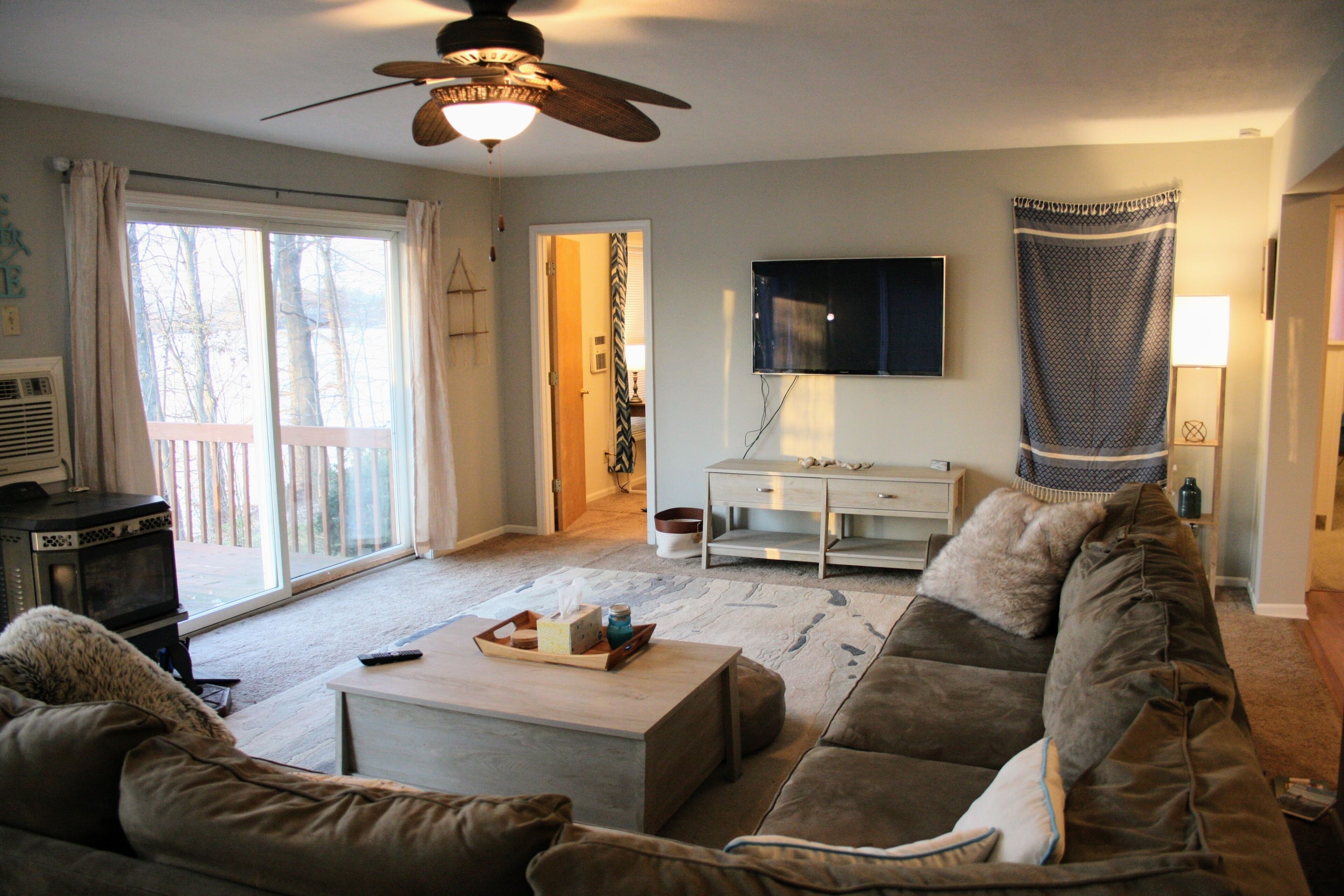 Lakefront Home - Private Dock - Sleeps 20+