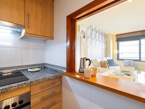 Fridge, microwave, oven, coffee/tea maker