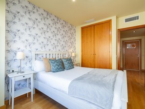 1 chambre, fer et planche à repasser, lit parapluie, Wi-Fi gratuit