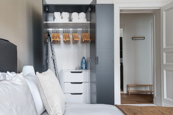 1 chambre, fer et planche à repasser, Wi-Fi, draps fournis