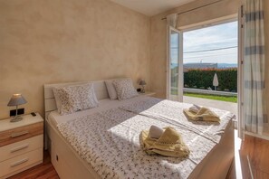 5 quartos, ferros/tábuas de passar roupa, Wi-Fi de cortesia