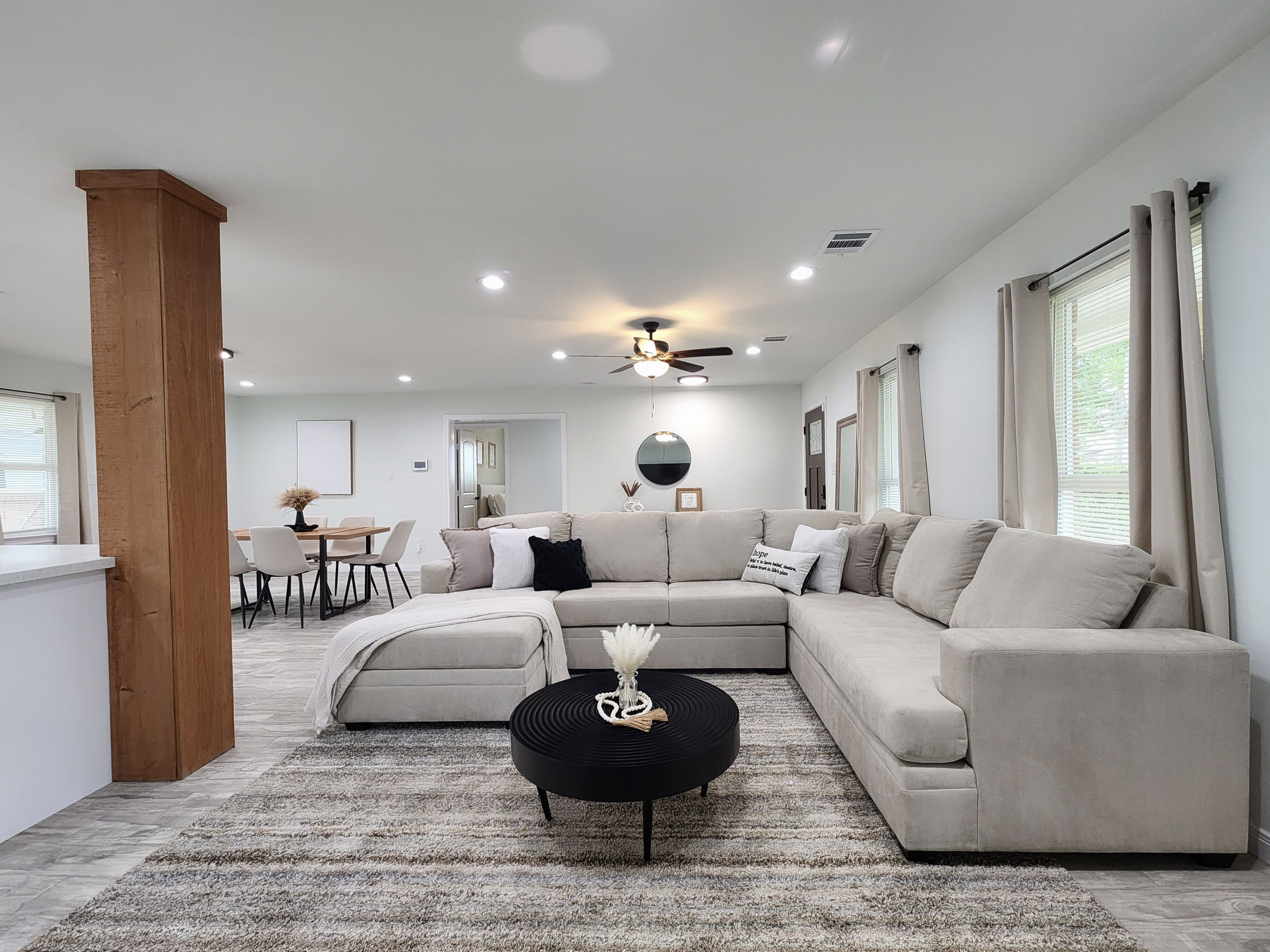 Modern 3BR/2BA Home- 15 Mins From NRG Stadium!