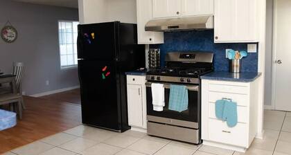 Sweet charming large 3bd home with pool