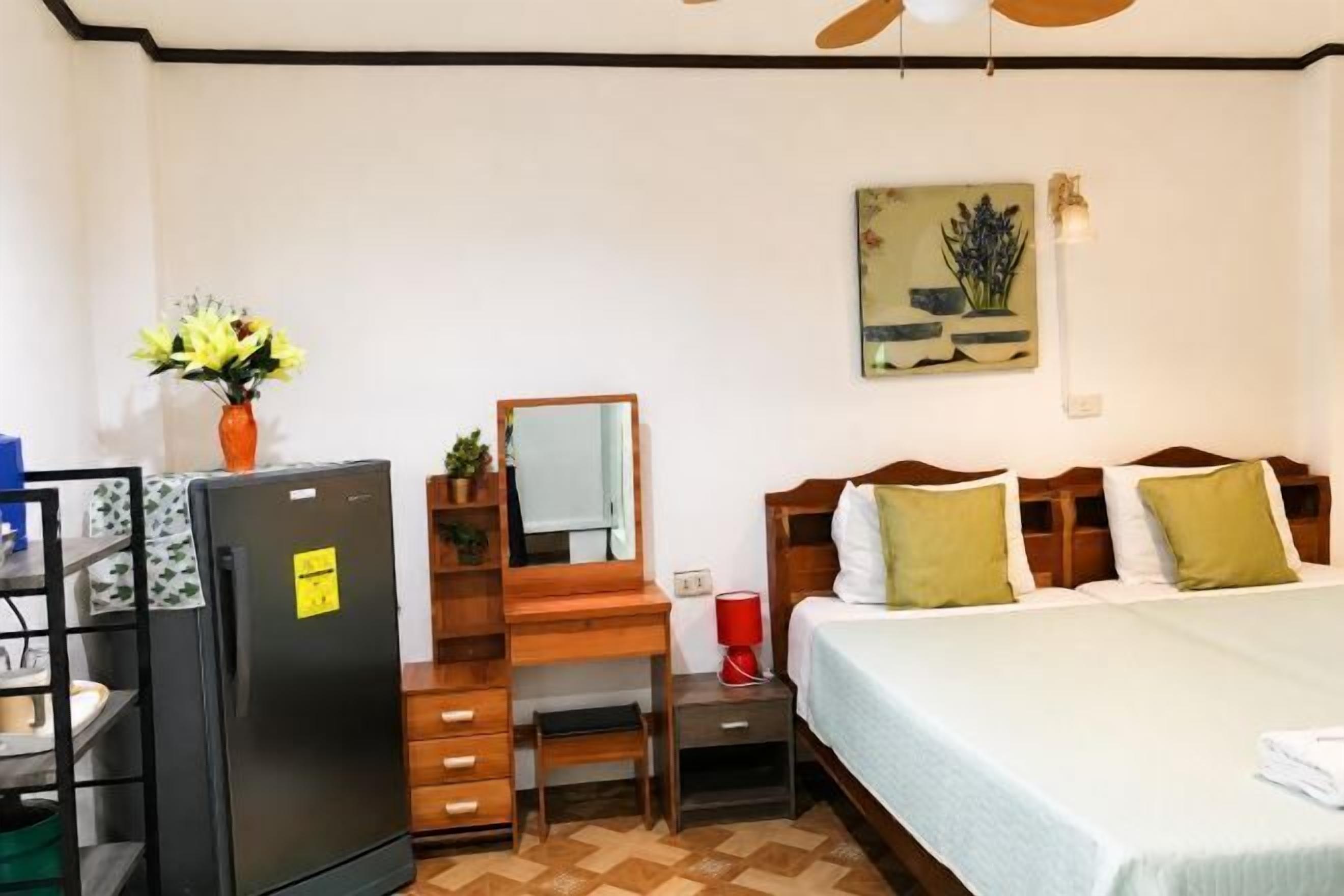 Desk, bed sheets