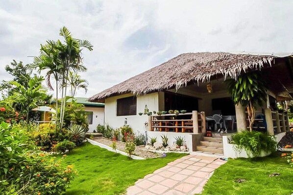 Exterior - Gerty's Tourist Inn powered by Cocotel (Moalboal)