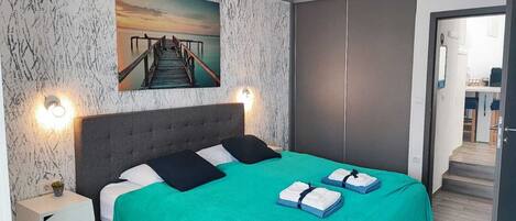 1 chambre, fer et planche à repasser, Wi-Fi, draps fournis