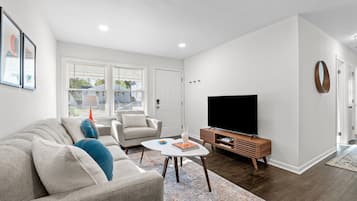 Smart TV, music library