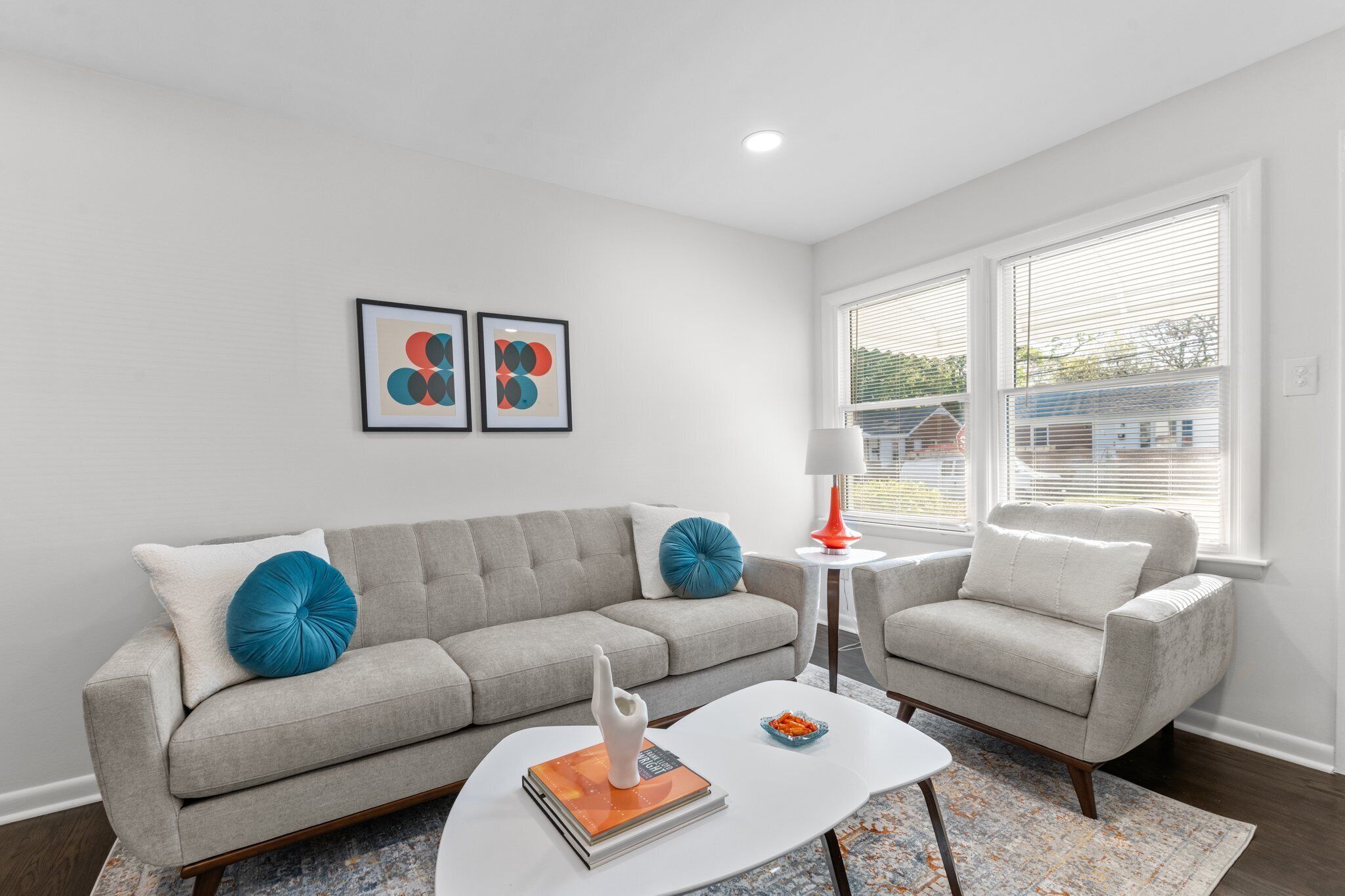 Retro Oaks - 1960s Inspired & Pet Friendly Downtown Raleigh Oasis