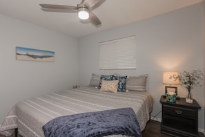 3 bedrooms, iron/ironing board, WiFi, bed sheets