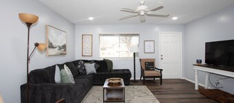 Cheerful 3 BR 1.5 BA Home in Great Neighborhood! Recently Renovated! 