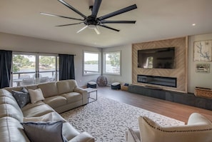 Smart TV, fireplace, video games, offices