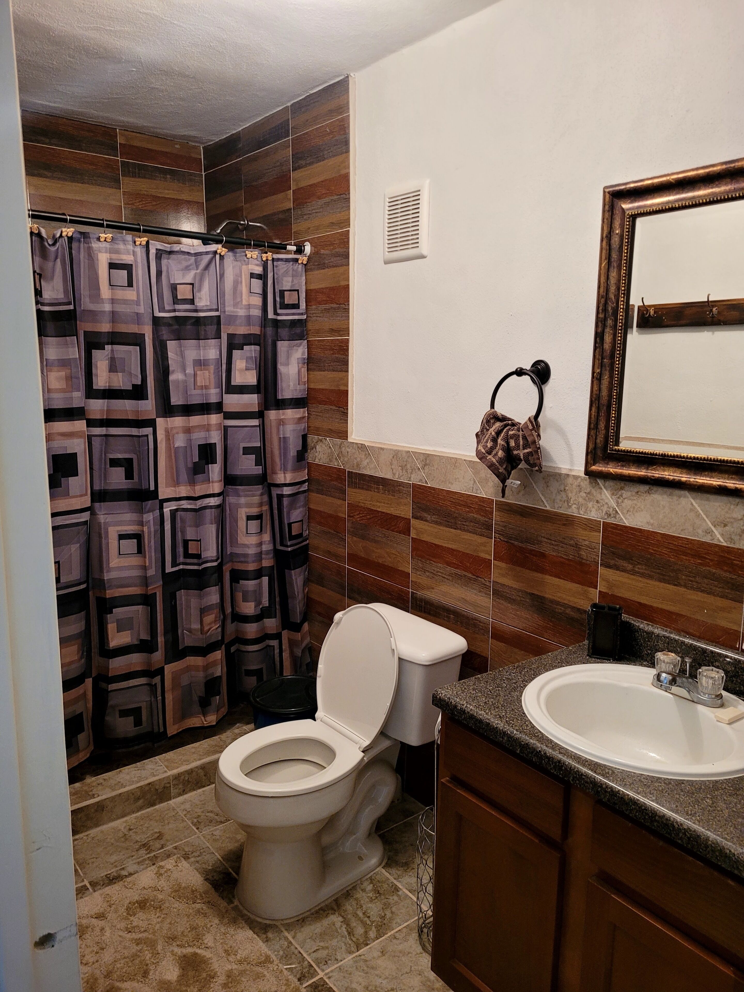 Beautiful 2 story apartment perfect for your getaway!