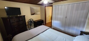1 chambre, bureau, fer et planche à repasser, Wi-Fi gratuit