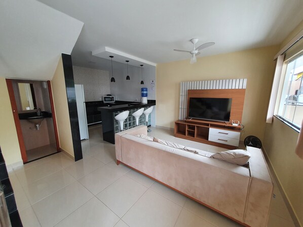 Smart TV - Duplex House Iriri Bathtub and Pool (Anchieta)