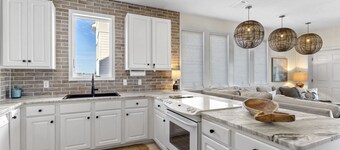 BAYFRONT TOWNHOUSE