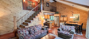 3 Story Mountainside Private Chalet - Storyland 1 mile, hike, waterfalls, ski