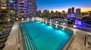 Pool - Miami Panorama Apartments (Miami)