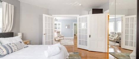 2 dormitorios, escritorio, wifi gratis y ropa de cama