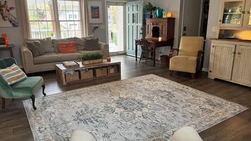 Smart TV, DVD player, books, printers