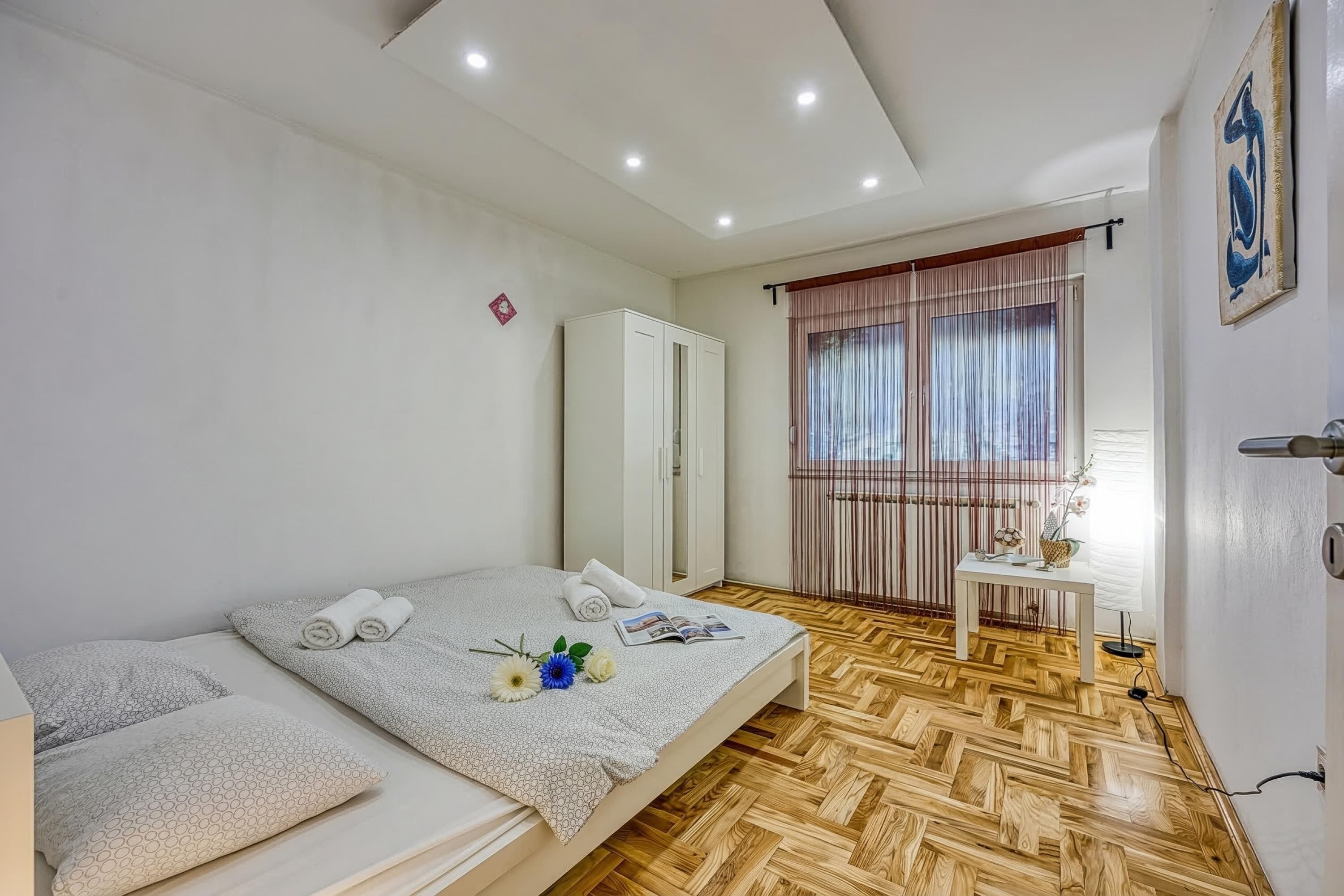 1 bedroom, iron/ironing board, WiFi (free), bed sheets