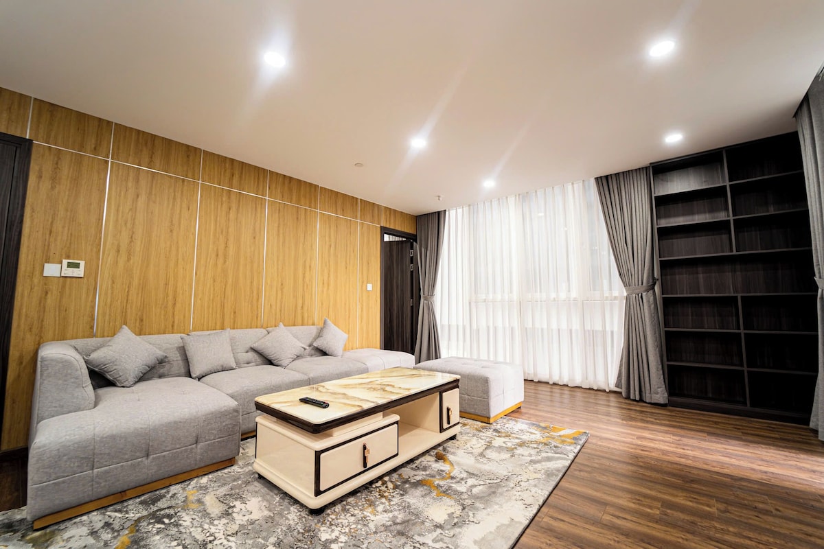 Suíte, 1 cama Queen | Frigobar, cofres nos quartos, escrivaninha, cortinas blackout