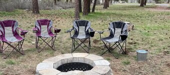 Pet-Friendly Spacious Barndominium Cabin near Crater Lake