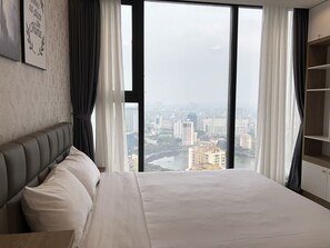 3 bedrooms, in-room safe, blackout drapes, iron/ironing board