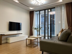 Living area - Vinhomes Metropolis 3Brs (Hanoi)