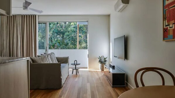 Interior - Studio 34 Bayshore Drive (Byron Shire)