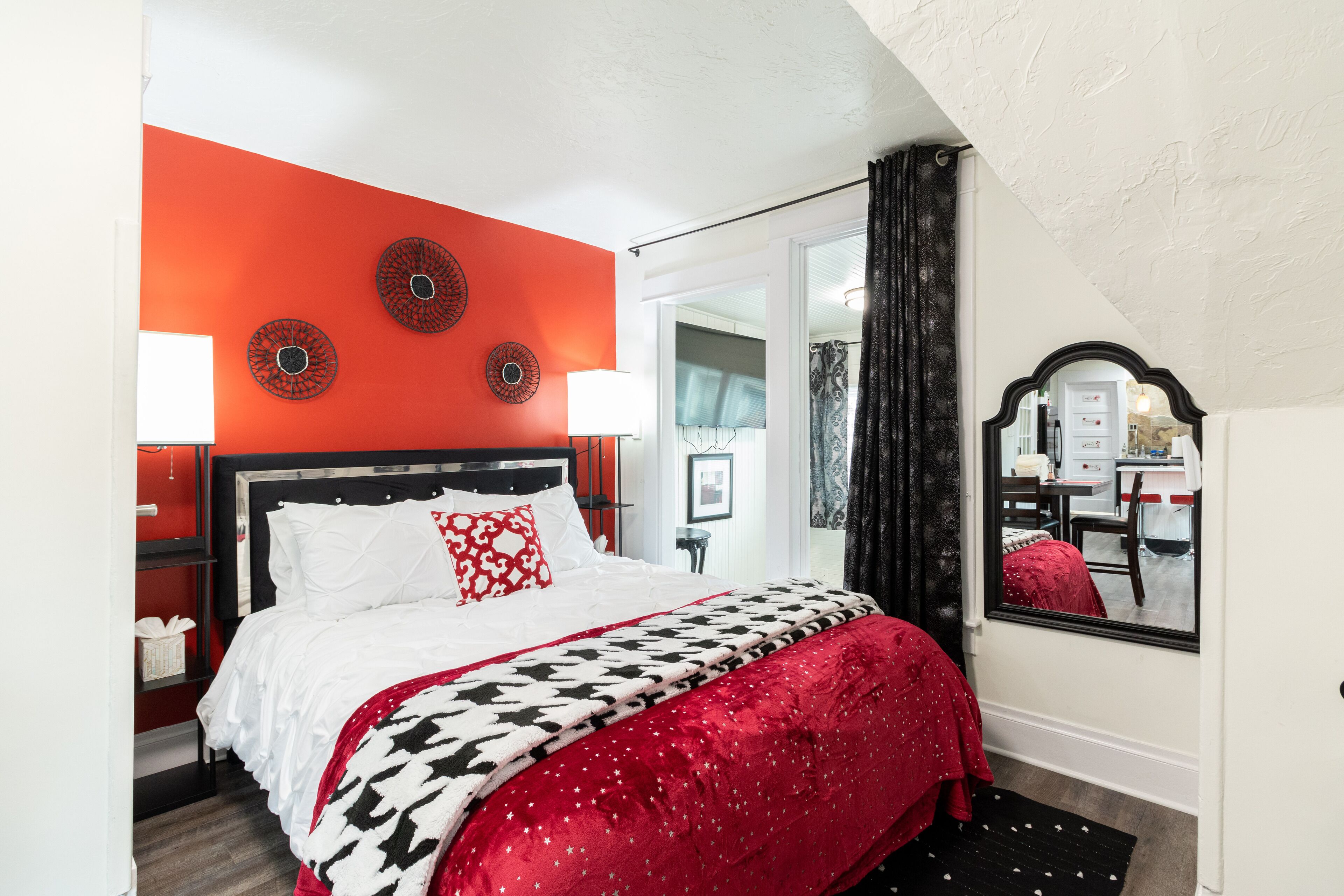 Queen Bed Apt w/ Fast Wi-Fi Near Liberty Park