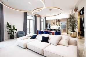 TV, fireplace - Luxury Penthouse In Downtown (Budapest)