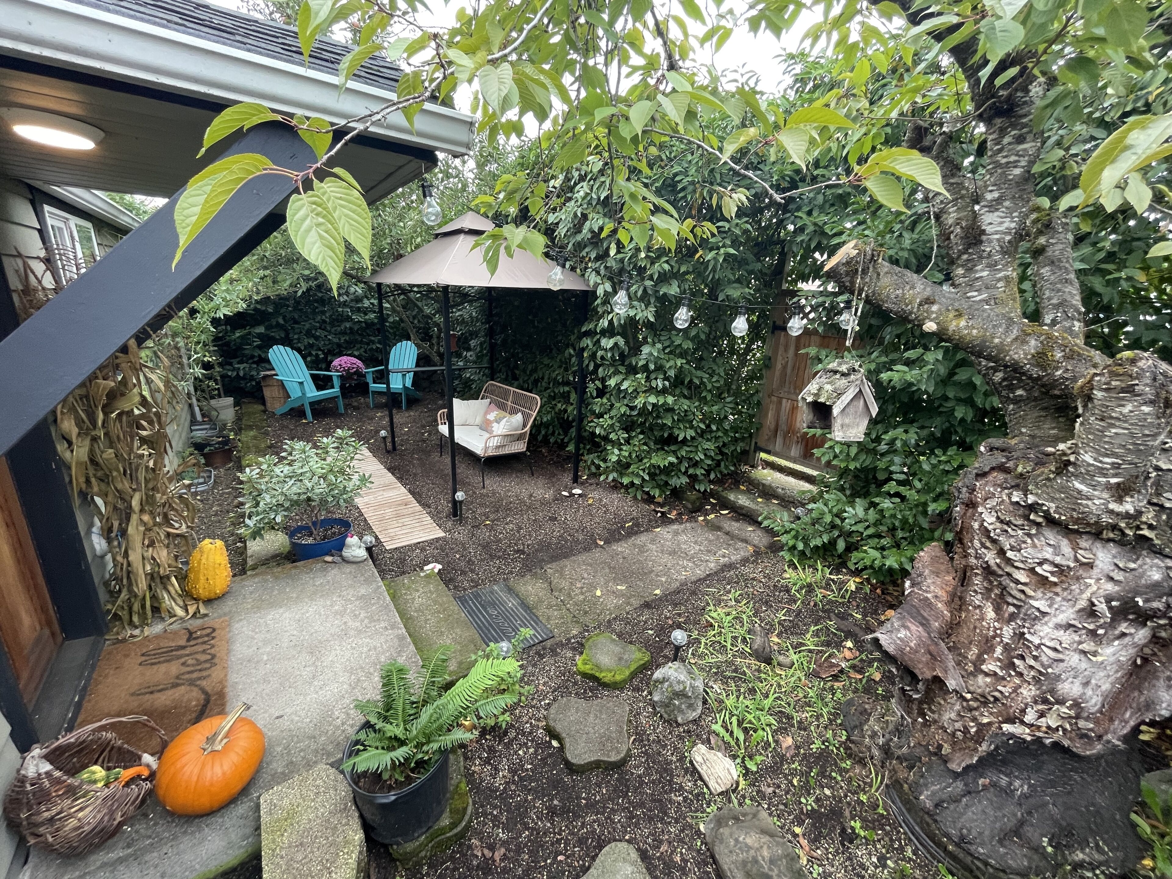 Hideaway Hedge Guest Suite - 8 Min from U of O & Downtown - 20 from the airport